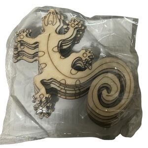 *FREE WITH PURCHASE* WOODEN GECKO CUT OUTS CRAFT SHAPE UNFINISHED 10 PACK NEW
